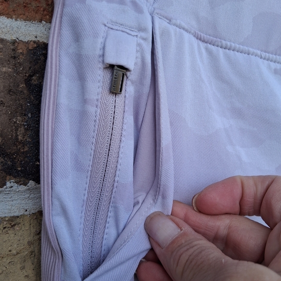 NWT ๐ Athleta Brooklyn Lined Camo Joggers Sz. 6 - Picture 7 of 15